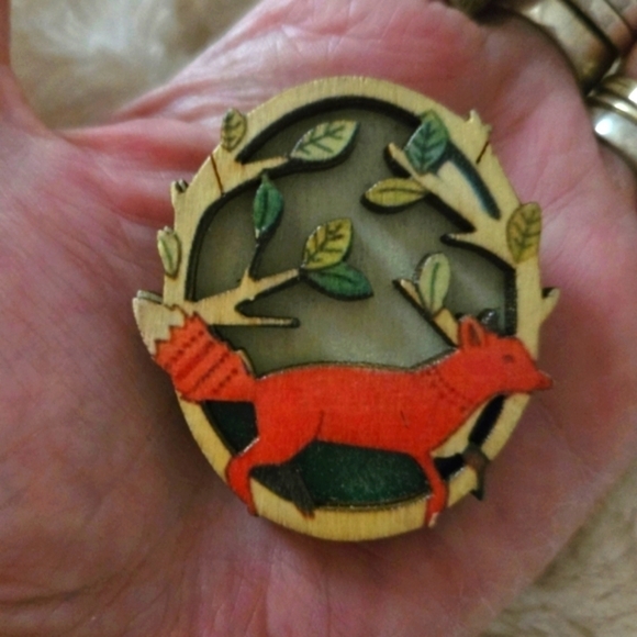 NEW! Whimsical Wood Fox Brooch - Picture 2 of 4